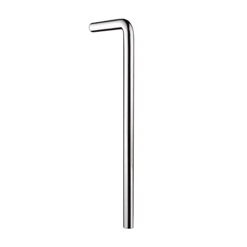 Ein gerades, verchromtes Rohr mit einem 90-Grad-Winkel an einem Ende, typischerweise verwendet in Sanitärinstallationen, präsentiert von Hansgrohe.
